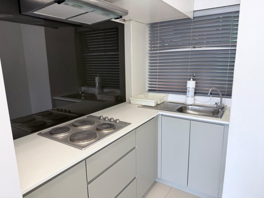 To Let 2 Bedroom Property for Rent in Mouille Point Western Cape